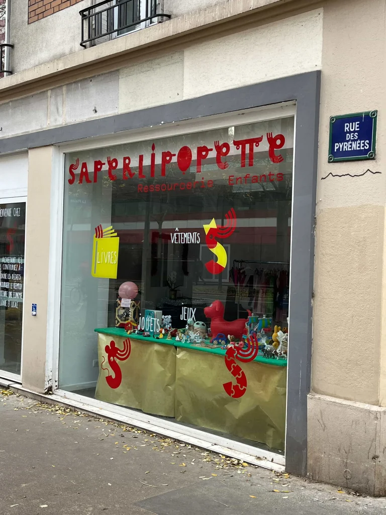 Vitrine Saperlipopette ressourcerie